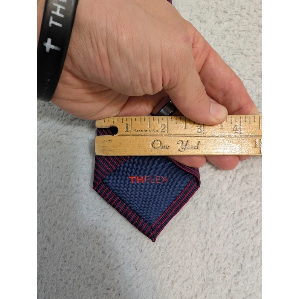 NEW!‎ Tommy Hilfiger Mens The Flex Necktie One Size 100% Silk Red Blue Striped